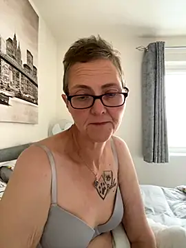 Curvy-Jinx online show from 10.15.25