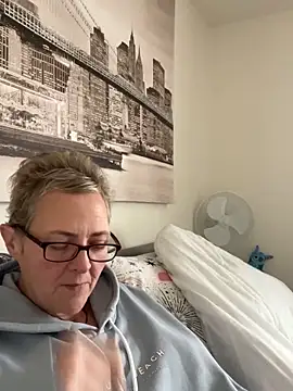 Curvy-Jinx online show from 11.09.25