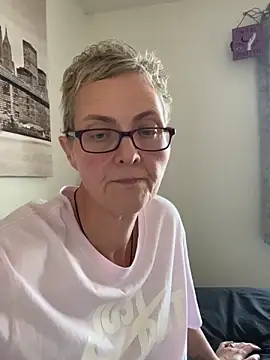 Curvy-Jinx online show from 11.17.25