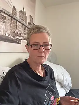 Curvy-Jinx online show from 11.20.25