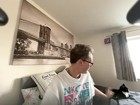 Curvy-Jinx online show from 03.11.26