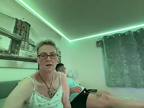 Curvy-Jinx online show from 04.19.26