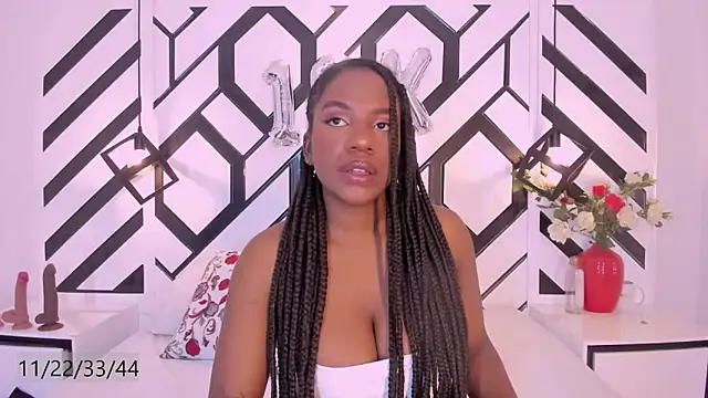 Snapshot of VictoriaKroft chatting on 09.22.25 VictoriaKroft online show from 09.22.25