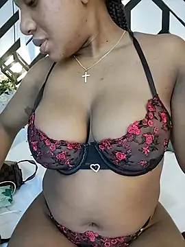 Snapshot of VictoriaKroft chatting on 11.03.25 VictoriaKroft online show from 11.03.25