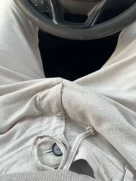 Snapshot of Kratex82 chatting on 12.02.25 Kratex82 online show from 12.02.25