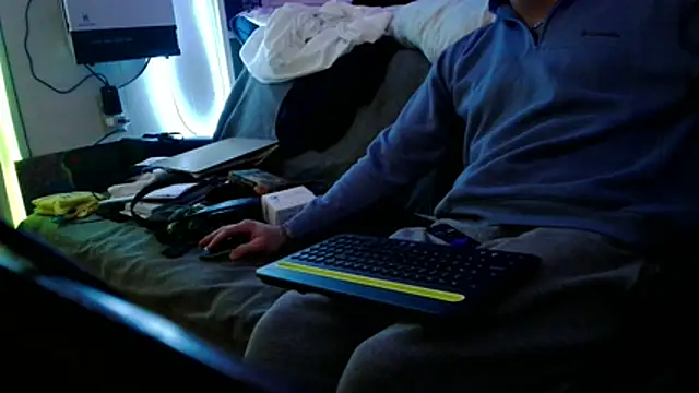 Luv2SuckBWC92 online show from 12.02.25