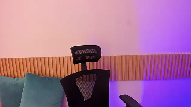 OliviaSweett online show from 10.29.25