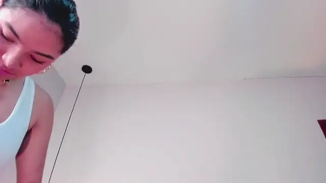 Snapshot of LunaAspen_ chatting on 11.22.25 LunaAspen online show from 11.22.25