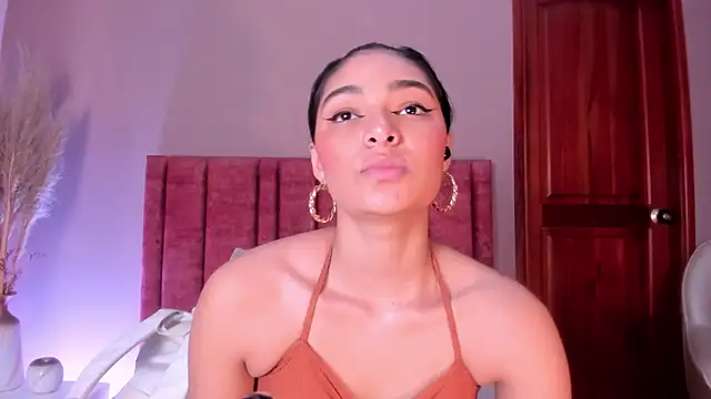 Snapshot of LunaAspen_ chatting on 02.04.26 LunaAspen online show from 02.04.26