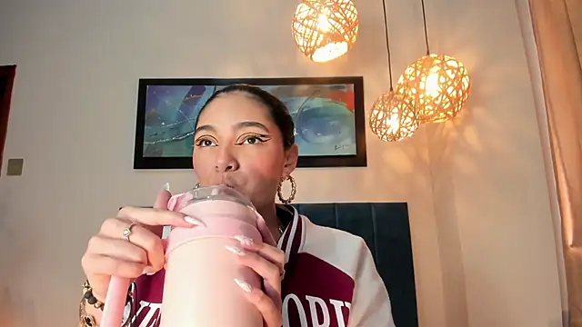 Snapshot of LunaAspen_ chatting on 02.11.26 LunaAspen online show from 02.11.26