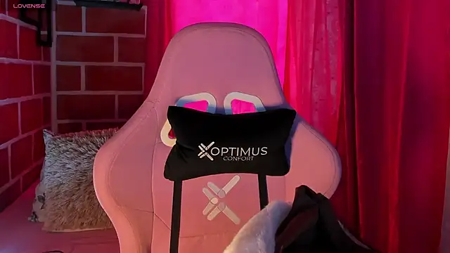 MelanyOconner online show from 10.28.25