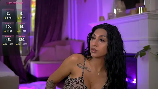 EmaHallee online show from 10.12.25