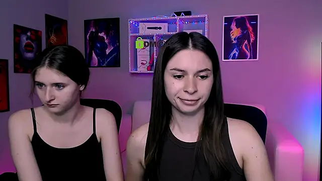 Snapshot of nekky_mouse chatting on 09.23.25 nekky mouse online show from 09.23.25