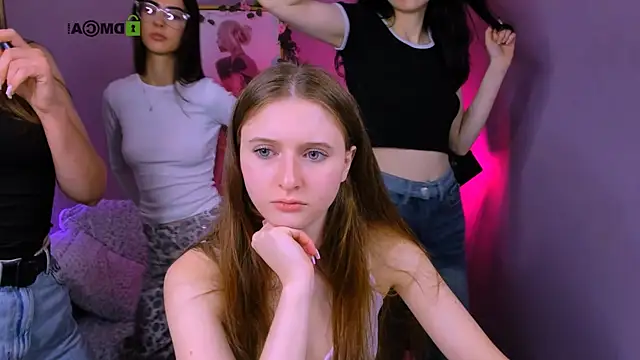 Snapshot of nekky_mouse chatting on 10.06.25 nekky mouse online show from 10.06.25