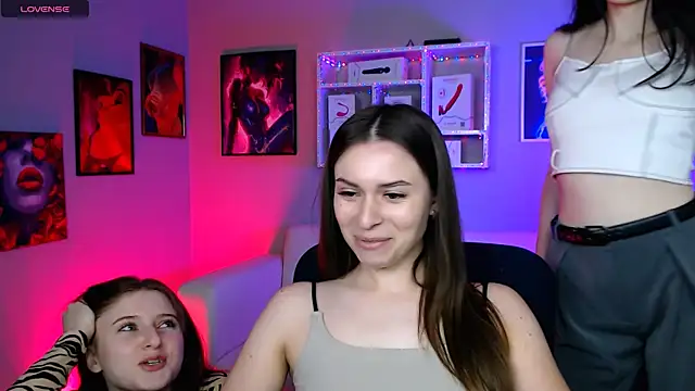 Snapshot of nekky_mouse chatting on 10.07.25 nekky mouse online show from 10.07.25