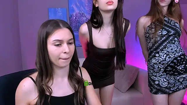 Snapshot of nekky_mouse chatting on 10.17.25 nekky mouse online show from 10.17.25