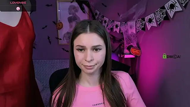 Snapshot of nekky_mouse chatting on 10.22.25 nekky mouse online show from 10.22.25