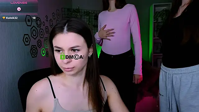 Snapshot of nekky_mouse chatting on 11.19.25 nekky mouse online show from 11.19.25