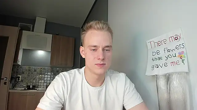 Snapshot of Kevin_Young_Cat chatting on 10.08.25 Kevin Young Cat online show from 10.08.25