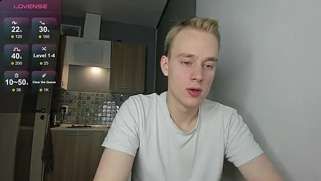 Snapshot of Kevin_Young_Cat chatting on 10.28.25 Kevin Young Cat online show from 10.28.25