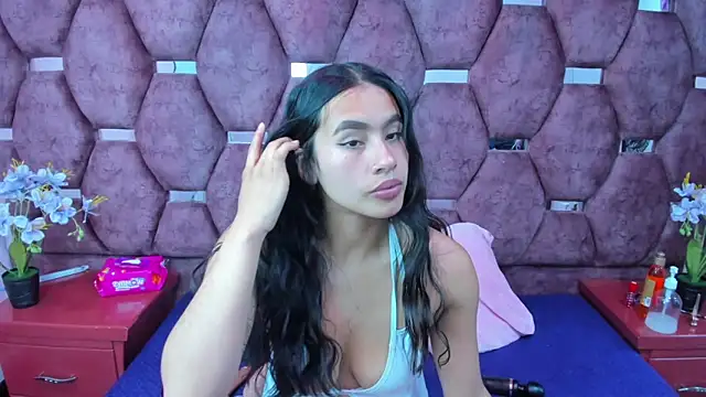 Miaa Davis  online show from 11.08.25