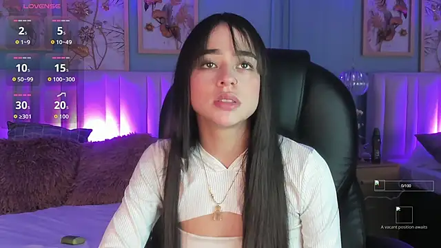 TifannyWolf  online show from 11.13.25