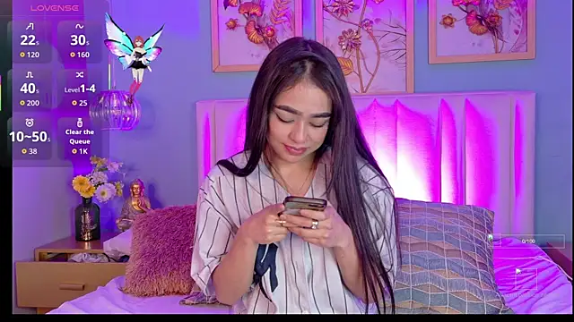 TifannyWolf  online show from 11.21.25