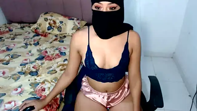 Layla Noor online show from 07.02.26