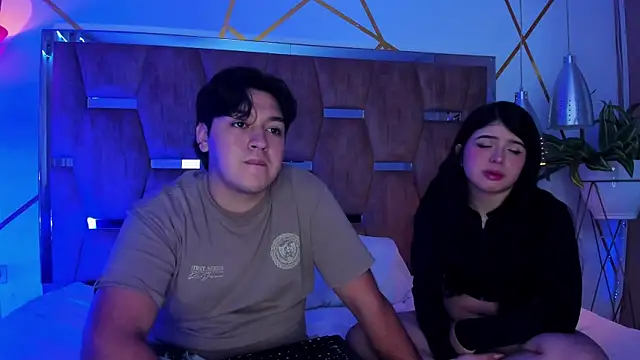 Snapshot of EmilyANDrew_ chatting on 11.13.25 EmilyANDrew online show from 11.13.25