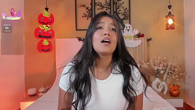 Camila Bustamante online show from 10.29.25