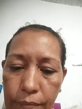 Snapshot of marinita13 chatting on 10.11.25 marinita13 online show from 10.11.25