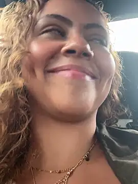 Chloe Leaozinho online show from 02.10.26