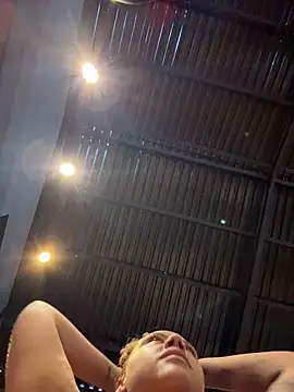 Chloe Leaozinho online show from 02.16.26