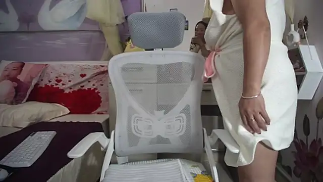 lyly asian online show from 11.28.25