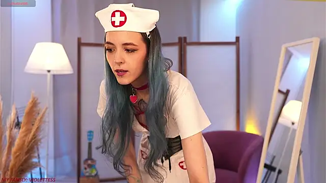 violetesa online show from 11.20.25