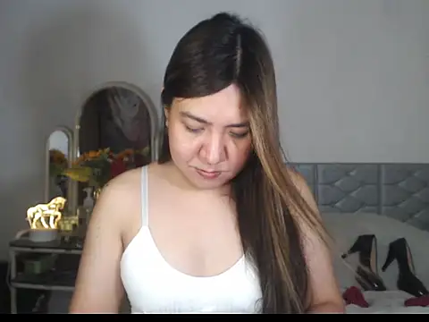 stellahugeX online show from 12.23.25