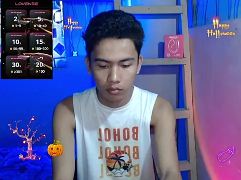 Snapshot of Demure_Asian143 chatting on 11.04.25 Demure Asian143 online show from 11.04.25