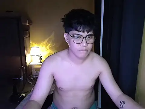 Snapshot of Lowel_Smith chatting on 09.21.25 Lowel Smith online show from 09.21.25