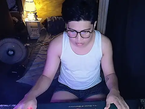 Snapshot of Lowel_Smith chatting on 09.29.25 Lowel Smith online show from 09.29.25