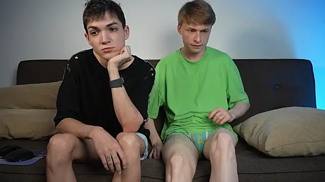 Snapshot of MattyandAiden chatting on 12.04.25 MattyandAiden online show from 12.04.25