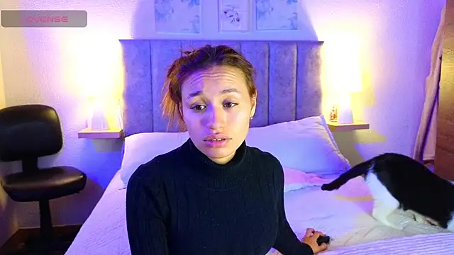 Snapshot of juliana-mancini chatting on 11.05.25 juliana-mancini online show from 11.05.25