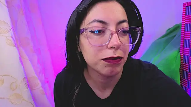 Snapshot of Miranda_sexlove_ chatting on 01.17.26 Miranda sexlove online show from 01.17.26