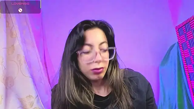 Snapshot of Miranda_sexlove_ chatting on 02.15.26 Miranda sexlove online show from 02.15.26