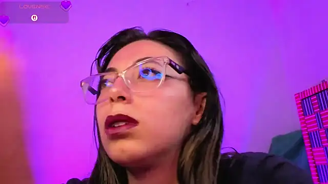 Snapshot of Miranda_sexlove_ chatting on 02.18.26 Miranda sexlove online show from 02.18.26