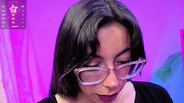 Snapshot of Miranda_sexlove_ chatting on 02.20.26 Miranda sexlove online show from 02.20.26