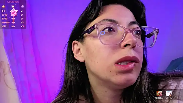 Snapshot of Miranda_sexlove_ chatting on 02.21.26 Miranda sexlove online show from 02.21.26