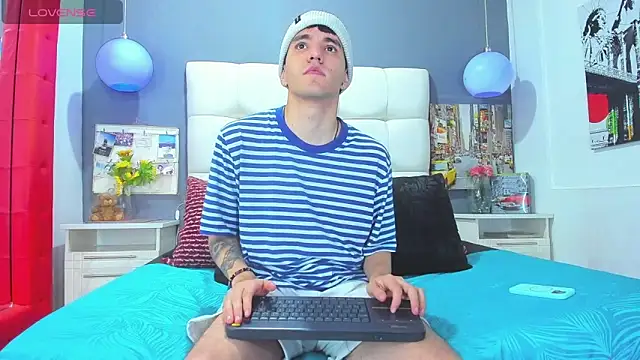 Matteo12  online show from 10.31.25