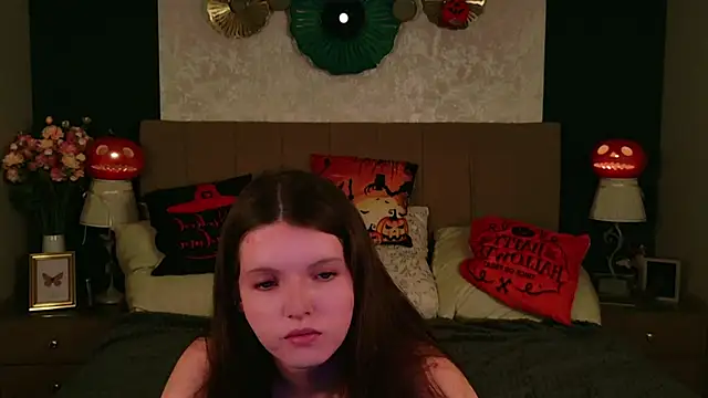 Snapshot of Gaby_Essen chatting on 10.25.25 Gaby Essen online show from 10.25.25