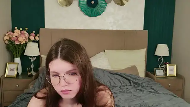 Snapshot of Gaby_Essen chatting on 11.24.25 Gaby Essen online show from 11.24.25