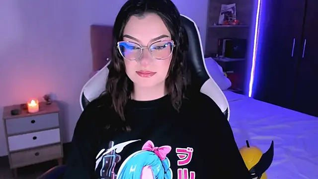 OphelianaRose33 online show from 10.11.25